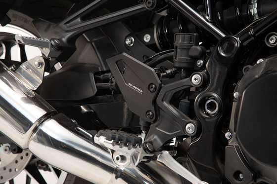 Z 900 (2018 - 2019) heel guard for kawasaki z900rs/cafe | SW-MOTECH